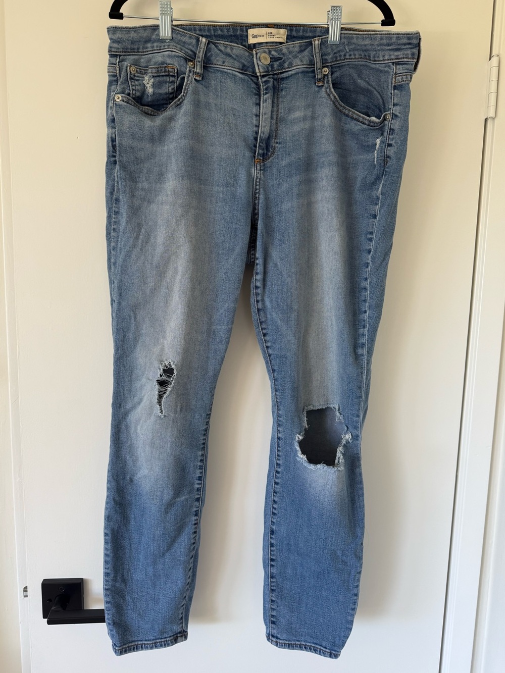 GAP Light Wash Ripped Skinny Women's Jeans